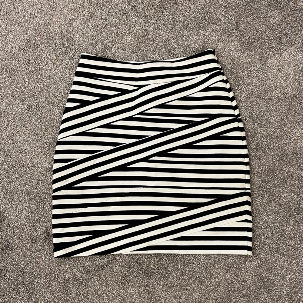 Express mini skirt
